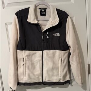 North Face Women’s Large cream and Grey jacket